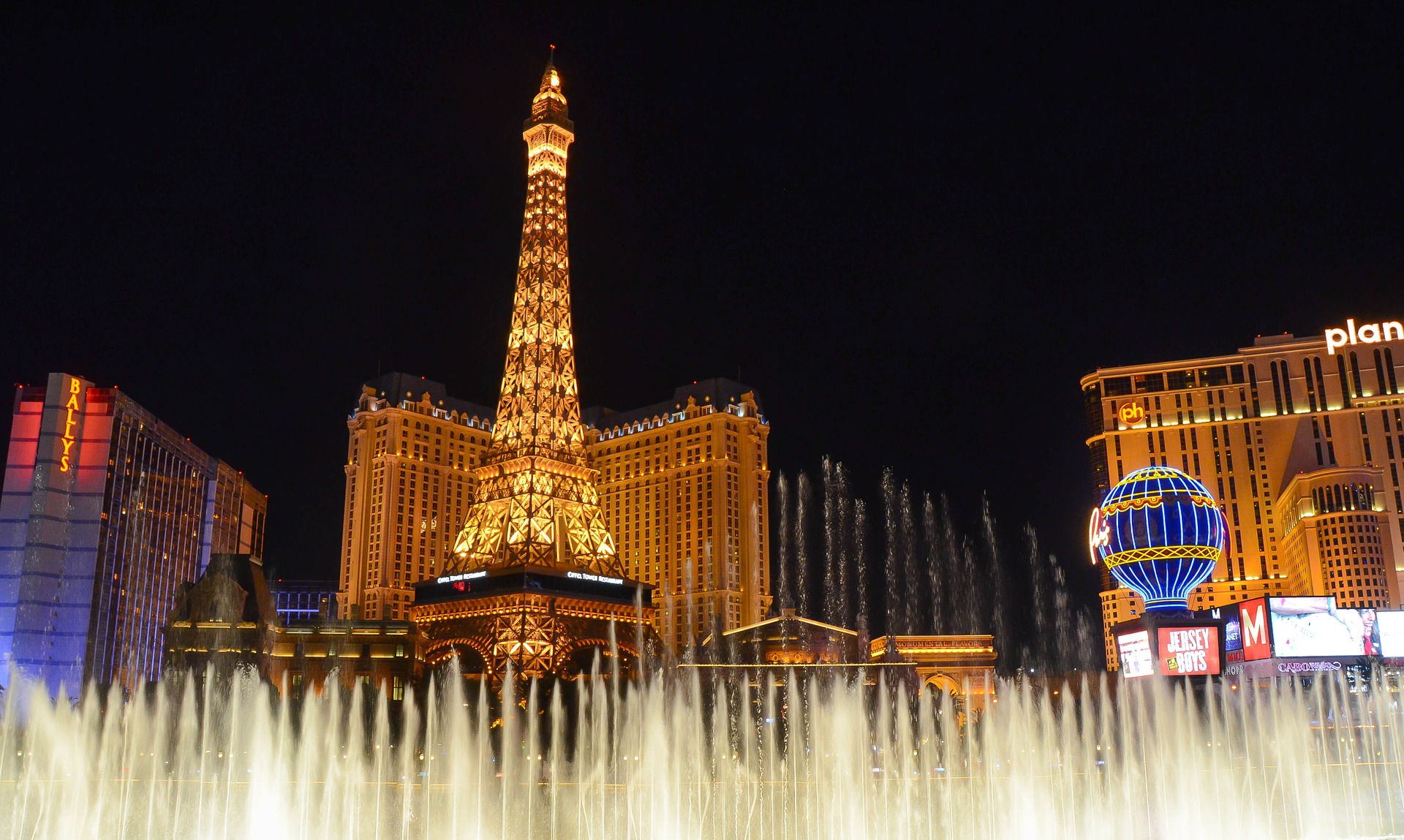 Book With Our Las Vegas Experts