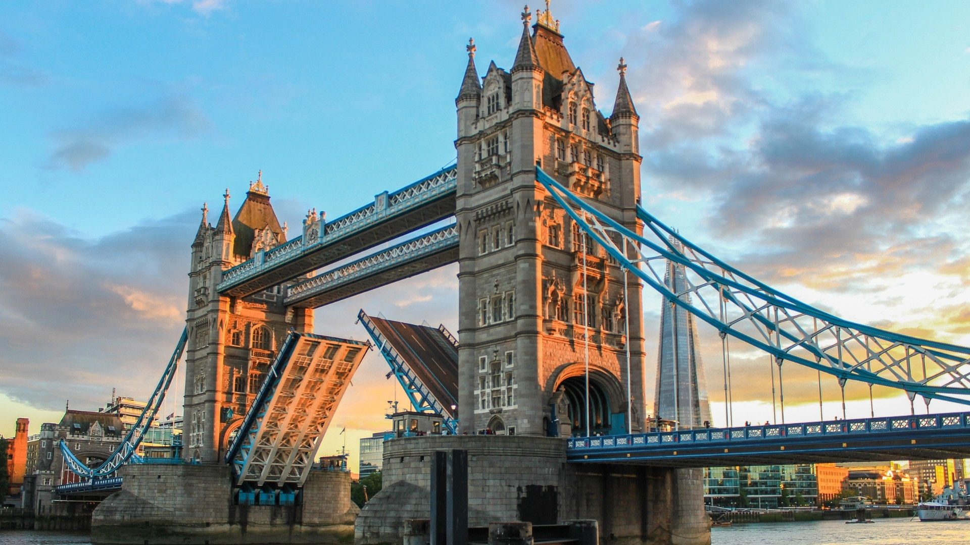 Book With Our United Kingdom Experts