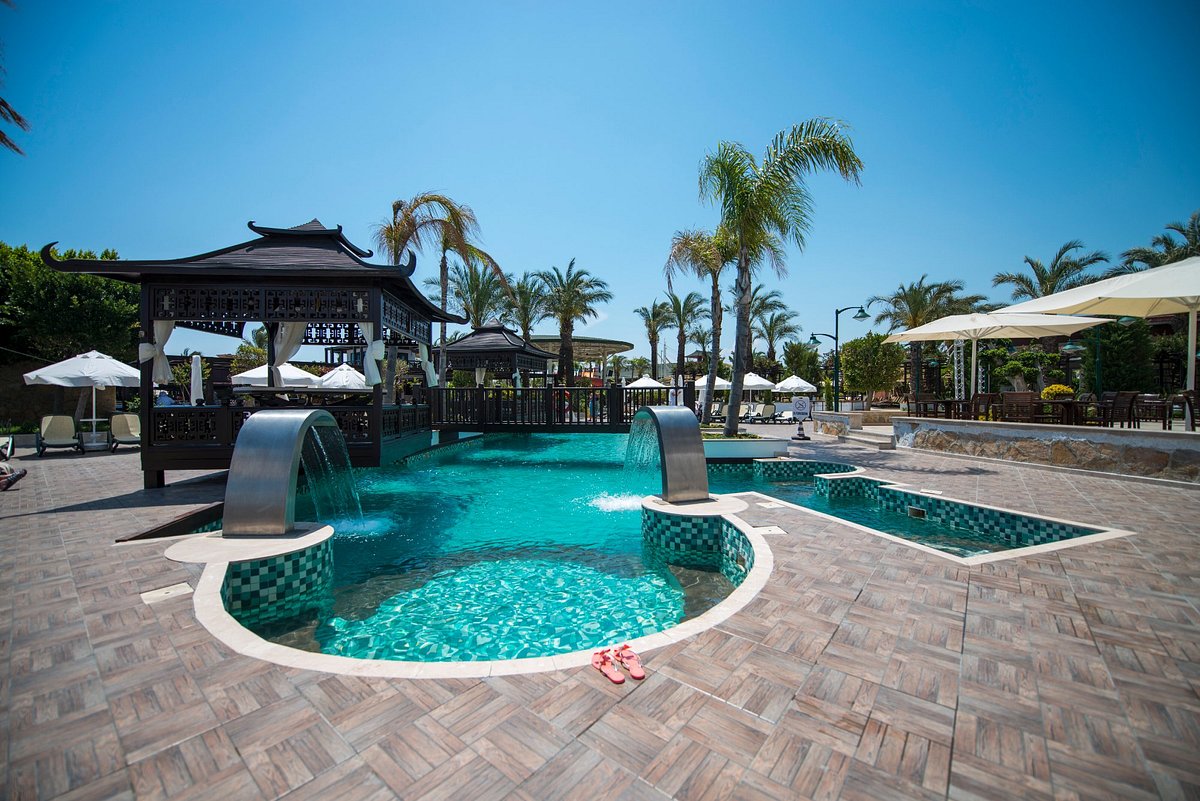 Crystal Family Resort & Spa