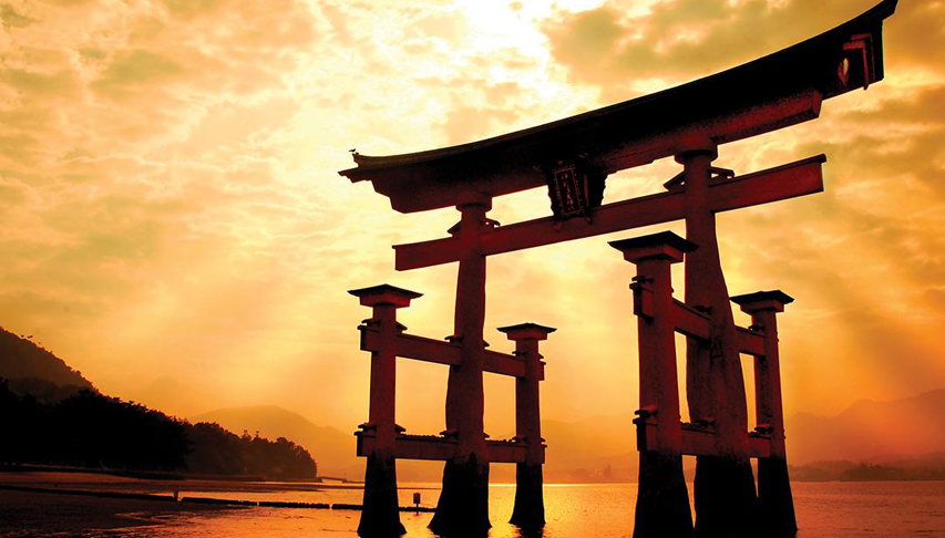 Epic Japan: Speed Trains & Street Food Tour