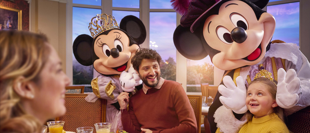 Guests With Mickey And Minnie, Royal Banquet, Disneyland® Hotel