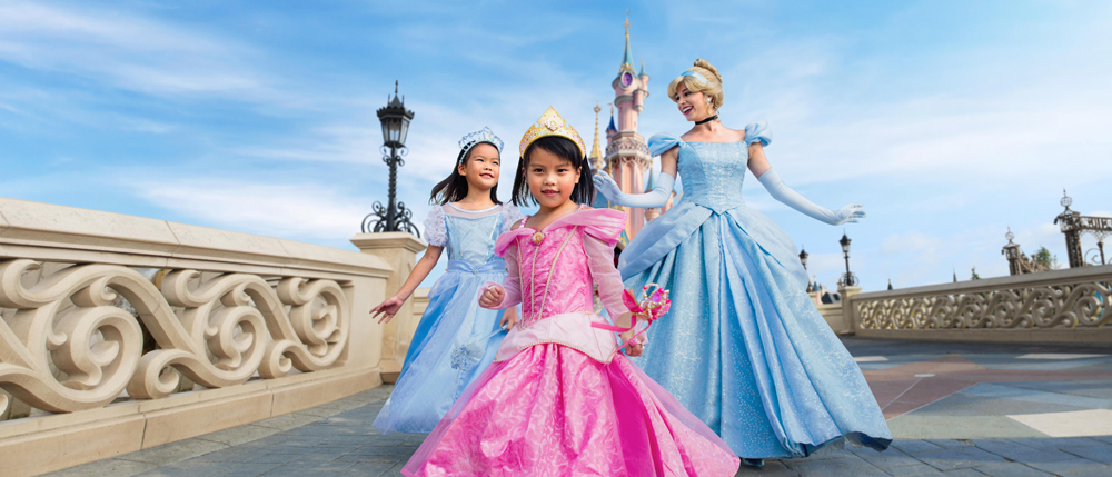 Guests With Cinderella, Sleeping Beauty Castle (1)